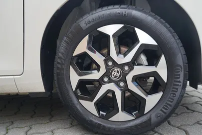 Car image 39