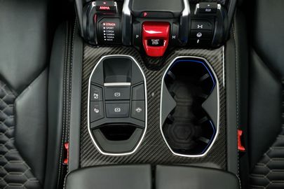 Car image 30