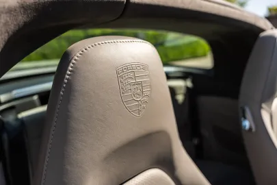 Car image 33