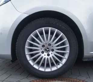 Car image 33