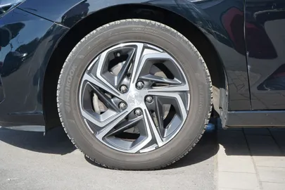 Car image 39