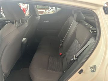 Car image 17