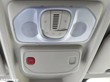Car image 40