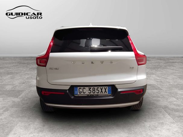 Volvo XC40 1.5 T2 Momentum 95 kW image number 3