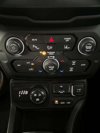 Jeep Renegade 1.3 PHEV 177 kW image number 14