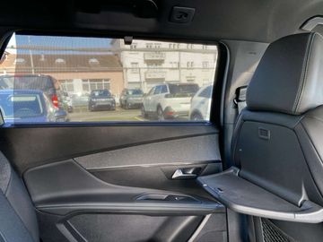 Car image 36