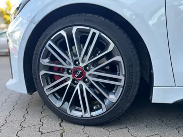 Car image 41