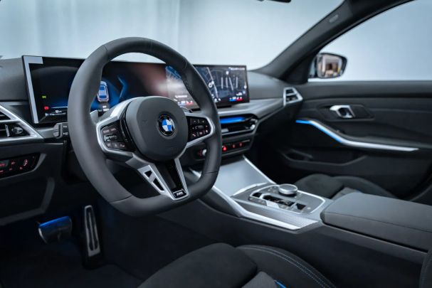 BMW 320i Touring xDrive 135 kW image number 25