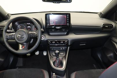 Car image 14