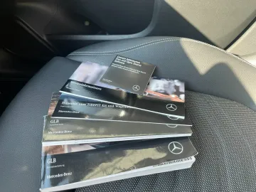 Car image 35