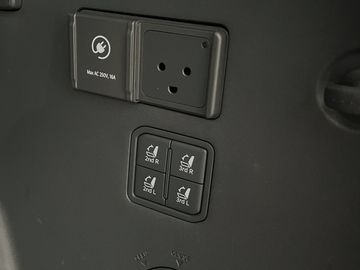 Car image 38