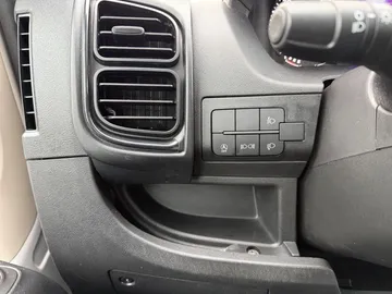 Car image 34