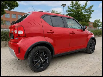 Car image 3