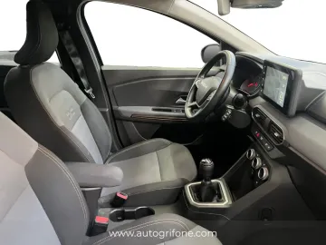 Car image 15