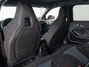 Car image 24
