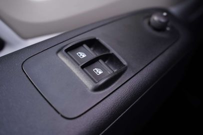 Car image 37