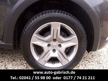 Car image 15