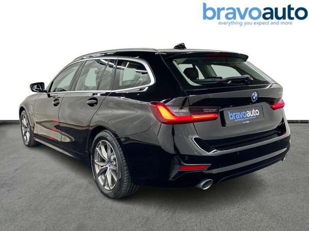 BMW 330e Touring Sport Line 215 kW image number 2