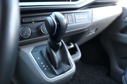 Car image 32