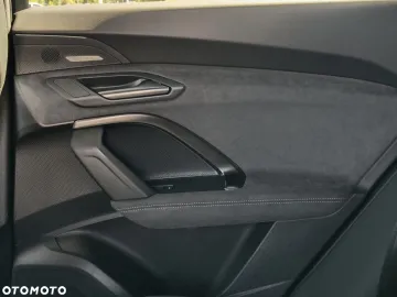 Car image 40