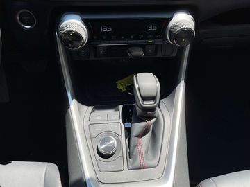 Car image 16