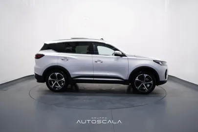 Car image 3