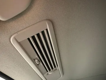 Car image 40