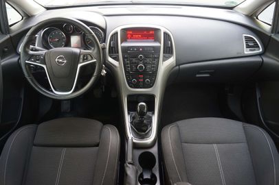 Car image 12