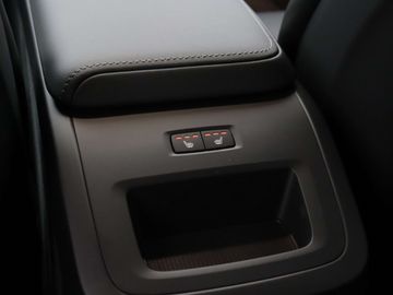 Car image 38