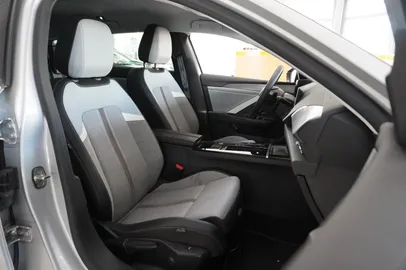 Car image 42