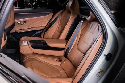 Car image 23