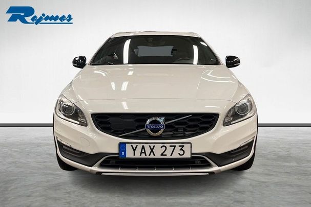 Volvo V60 Cross Country AWD D4 163 kW image number 4