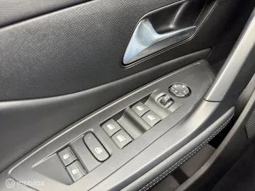 Car image 35