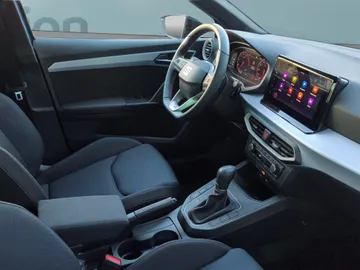 Car image 19