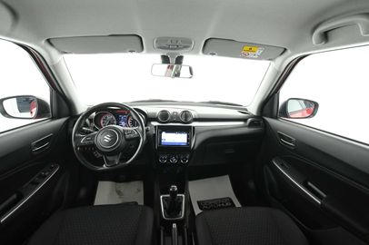 Car image 9