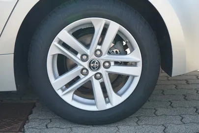 Car image 28