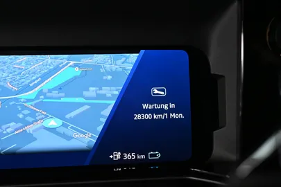 Car image 30