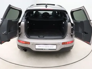 Car image 29