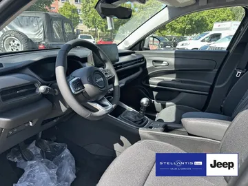 Car image 19