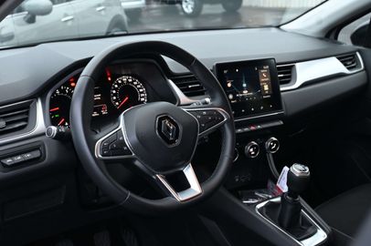 Car image 12