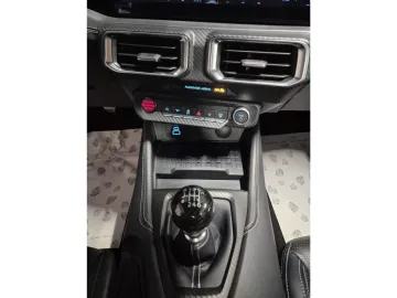 Car image 24