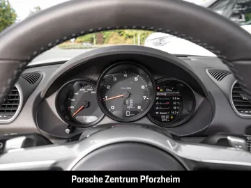 Car image 32