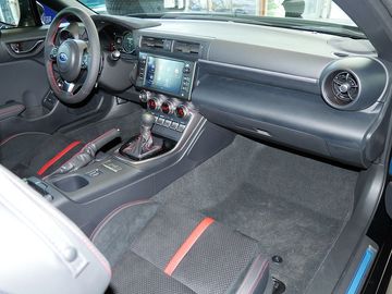 Car image 16