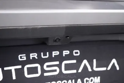 Car image 29