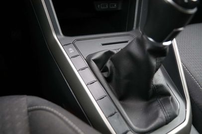 Car image 30