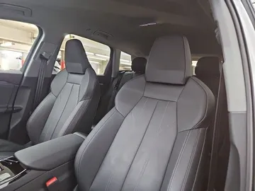 Car image 28