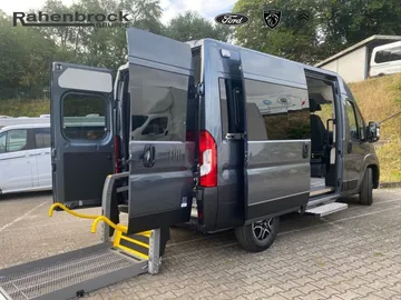 Car image 27