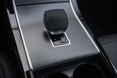 Car image 28