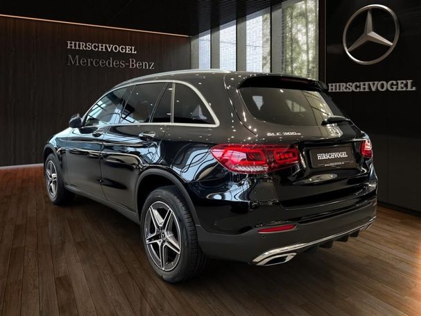 Mercedes-Benz GLC 300 e 235 kW image number 7