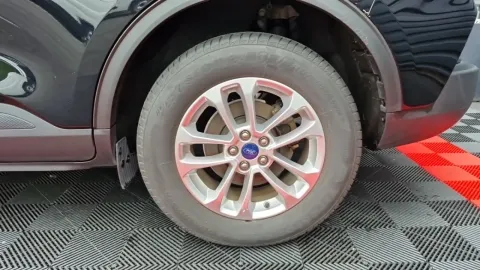 Car image 31